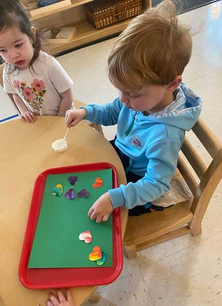 Work cycle in the Wee Casa classroom